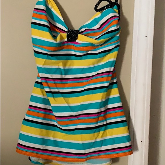 Top Swimsuit - Picture 1 of 3